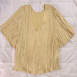 ☀️VINCE V Neck Plisse Satin Top NWT☀️